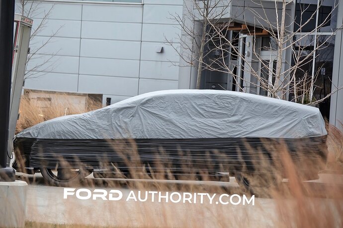 Mysterious-Ford-or-Lincoln-Mockup-Spy-Shots-February-2023-Exterior-001