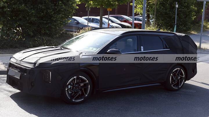 El nuevo familiar de KIA cazado en estas primeras fotos espía tiene algo del Optima… y apunta directo al Passat 10