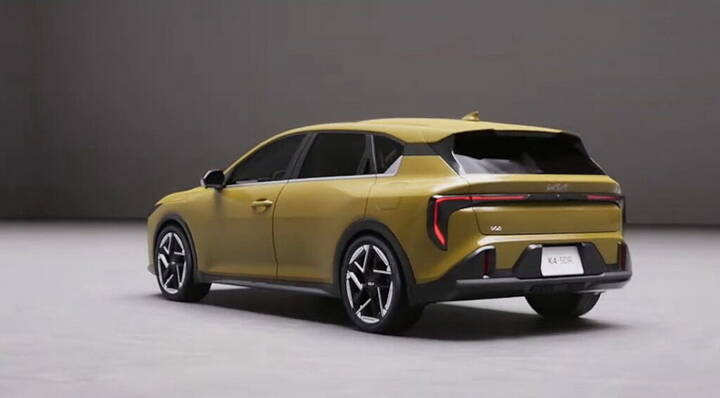 https___www.carscoops.com_wp-content_uploads_2024_03_2025-Kia-K4-5-Door-Hatch-NYIAS-3-1024x567