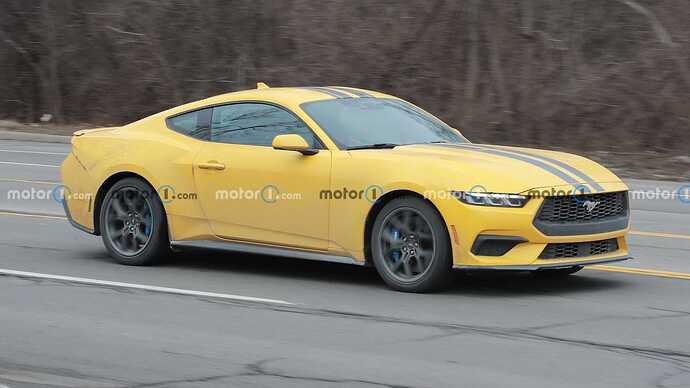 2024-ford-mustang-base-model-spy-photo (1)
