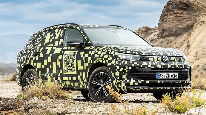 vw-tiguan-2023-covered-drive (19)