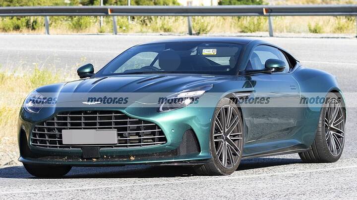 Cazado el próximo DB12 AMR en pruebas, esta mula de Aston Martin deja claro que habrá más de 700 CV 8