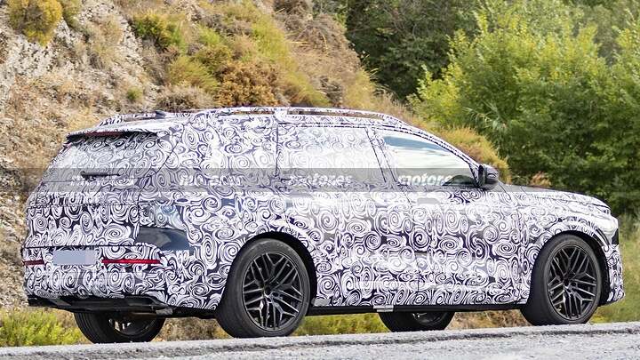 Audi confirma el Q9, un mastodonte de lujo con 7 plazas que apunta directo al Mercedes GLS 12