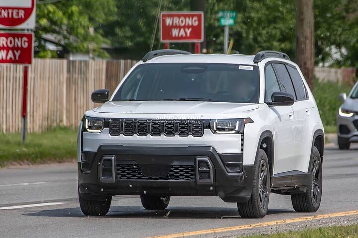 all-new-2026-jeep-cherokee-leaves-its-camouflage-at-home_15