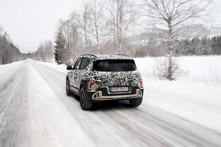 30394-kia-ev2-prototype-winter-test-norway-elprix-print-3600x2400-04