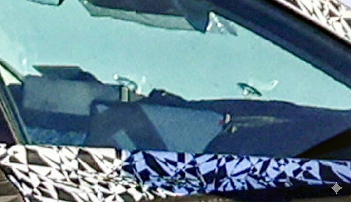 Hyundai Grandeur facelift Interior Reveals Pleos Connect infot0006