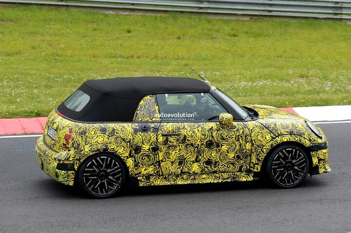 2025-mini-john-cooper-works-convertible-spied-gas-and-electric-versions-are-on-the-menu_8