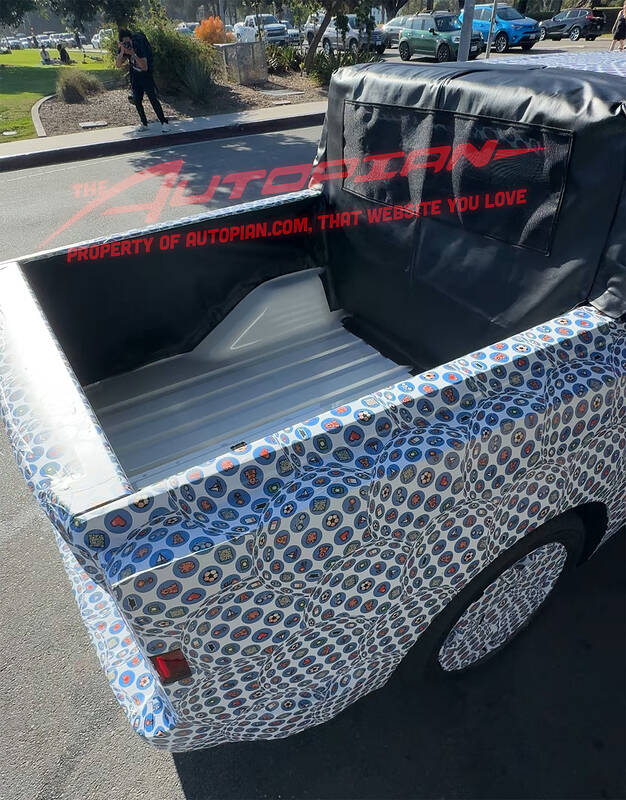 2028 Ford $30,000 electric midsize truck_newcarscoops__8