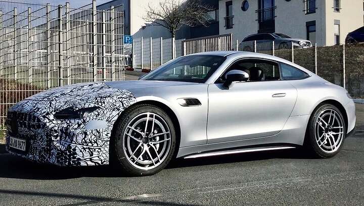 💥💥💥💥💥Spy Photos- 2027 Mercedes-AMG GT Coupe Facelift Shows Placeholder Headlights #mercedes