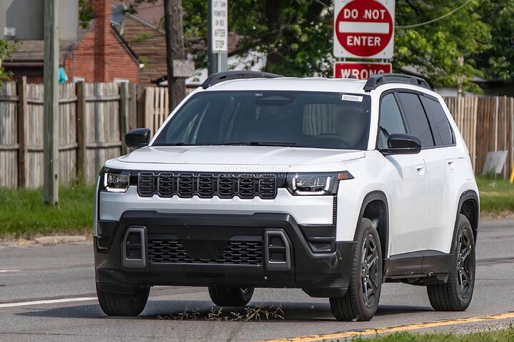 all-new-2026-jeep-cherokee-leaves-its-camouflage-at-home_18