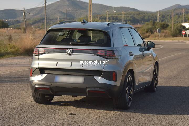 imgi_64_2026-volkswagen-id-cross-prototype-spied-with-minimal-camouflage_7