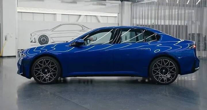 2027 BMW i3 leaked_newcarscoops_fvVf4