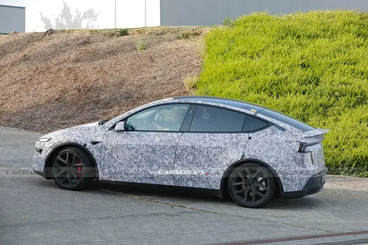 2026-Tesla-Model-Y-Performance-31-Copy-1536x1025