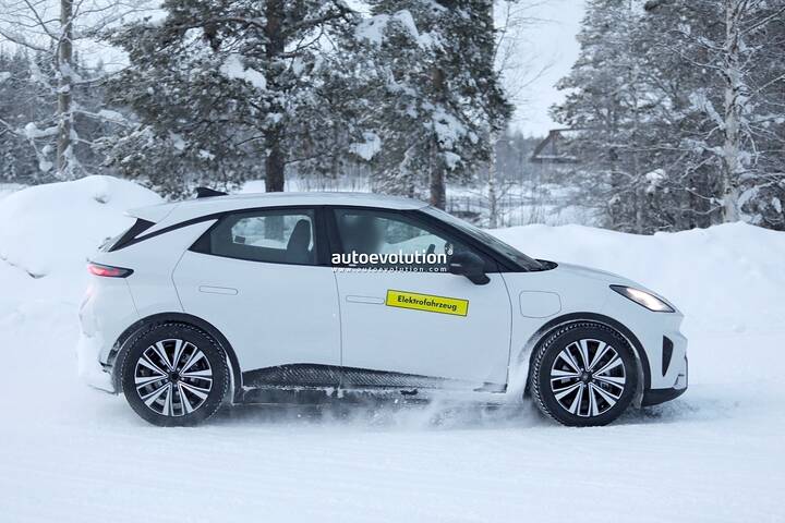 imgi_40_spy-photos-2026-cupra-raval-comes-out-to-play-virtually-uncamouflaged_11