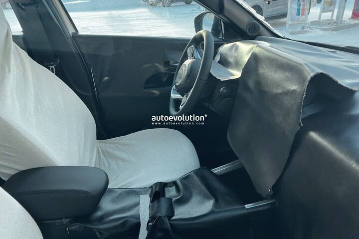 newcarscoops_ 2027 Jeep Avenger prototype(32)