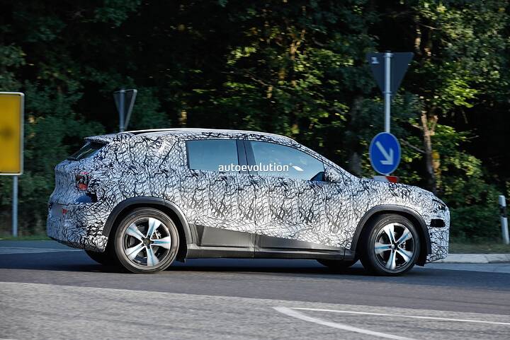 imgi_83_mercedes-next-gen-2027-gla-spied-with-new-details_22