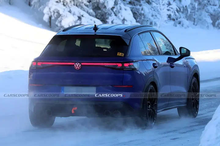 VW-T-Roc-R-Scoop-18-1536x1024