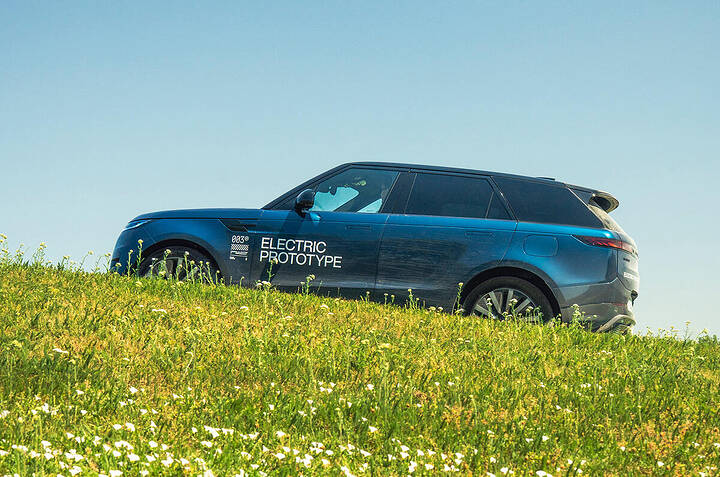 range-rover-sport-electric-prototype-010