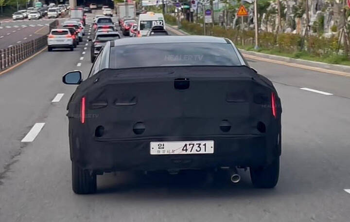hyundai-elantra-cn8-spied-2