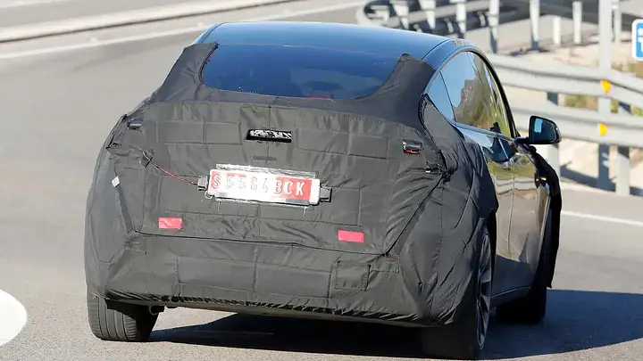 tesla-model-y-juniper-facelift-2025-erlkonig (12)
