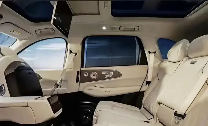 Zeekr 8X interior leaked_newcarscoops_3-800x484