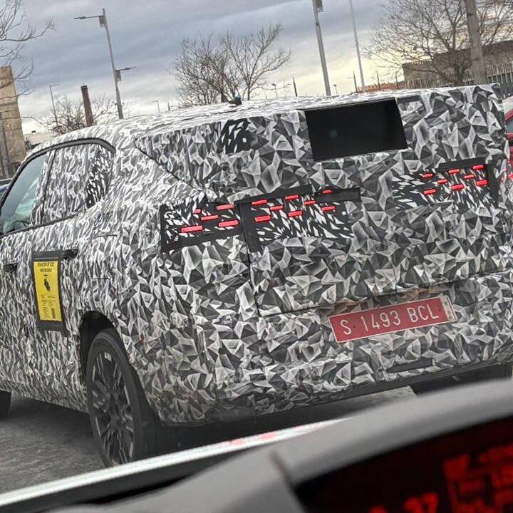 dPanda Fastback _newcarscoops_228