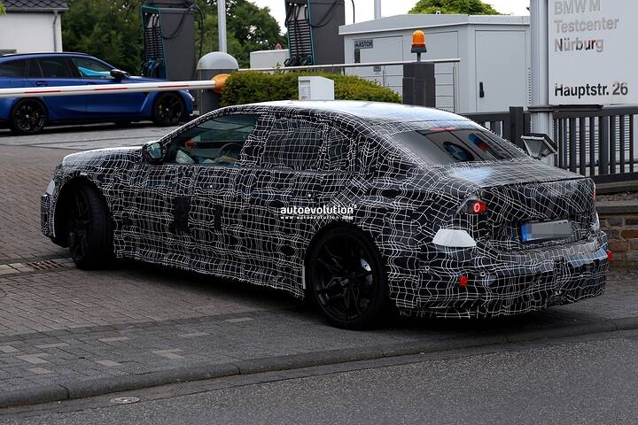 imgi_57_2028-bmw-m3-ev-spied-charging-after-serious-track-action_17
