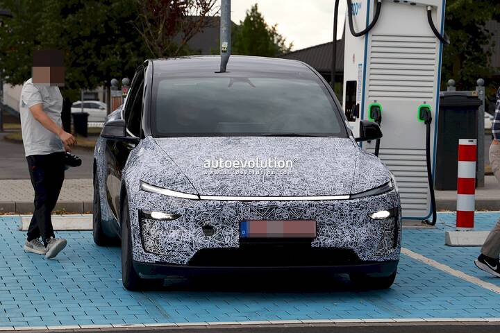 imgi_45_2026-tesla-model-y-l-caught-testing-on-the-nurburgring-european-model-confirmed_1