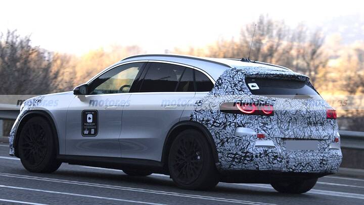 El Mercedes-AMG GLC 53 EQ se destapa, un futuro SUV eléctrico extremo con más potencia de la que imaginas 13