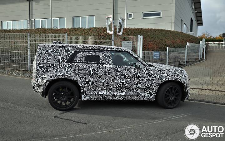 land-rover-defender-sport-3622a-c344015102025092238_6