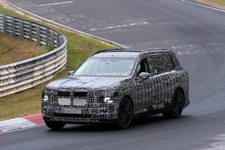 next-gen-2028-bmw-x7-spied-lapping-the-nurburgring-it-s-likely-the-v8-powered-m60-flavor-274641_1