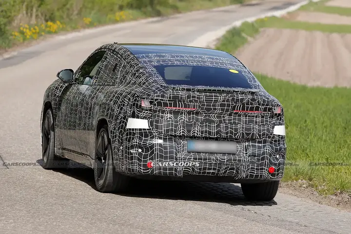 BMW-iX4-scoop-spy-shots-00011
