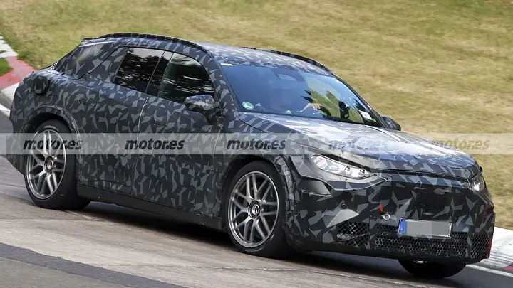 mercedes-amg-gt-suv-electrico-fotos-espia-2025110456-1760085131_4