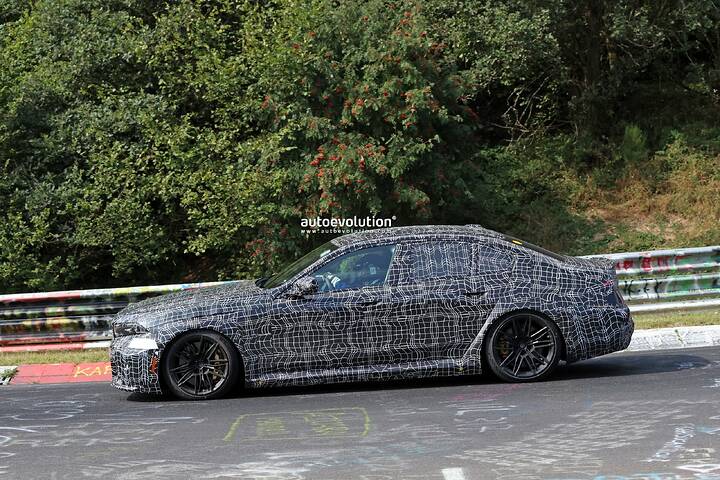 spy-photos-2027-bmw-m5-neue-klasse-prototype-rocking-the-nuerburgring-reveals-all-we-need-to-know_5