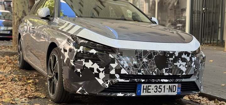 Este Peugeot 308 rediseñado recibirá un frontal completamente revisado.