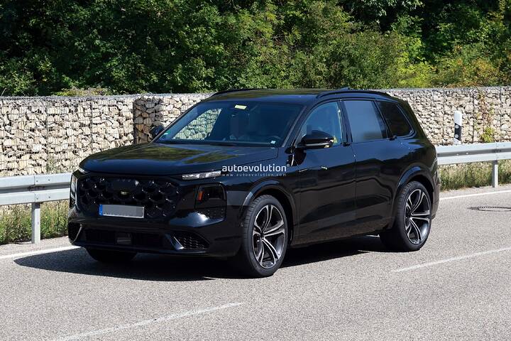 imgi_47_audi-s-all-new-sq7-caught-in-the-open-is-it-still-a-v8-powered-model_6