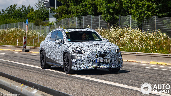 mercedes-amg-glc-ev-68221-c413822072025121921_1
