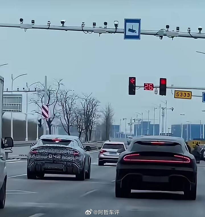 62d52eadly1iaql92da47j210o12vn32