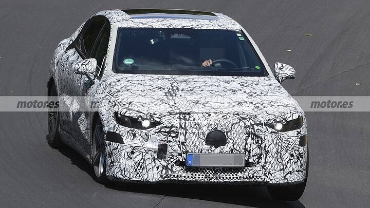 mercedes-clase-c-eq-fotos-espia-nurburgring-2025109651-1755595009_1