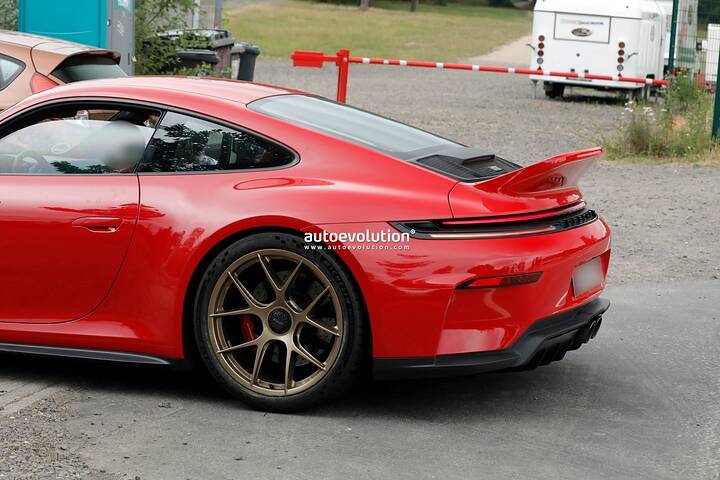 spy-photos-2027-porsche-911-gt3-nurburgring-prototype-spotted-with-retro-tastic-ducktail-spoiler_14