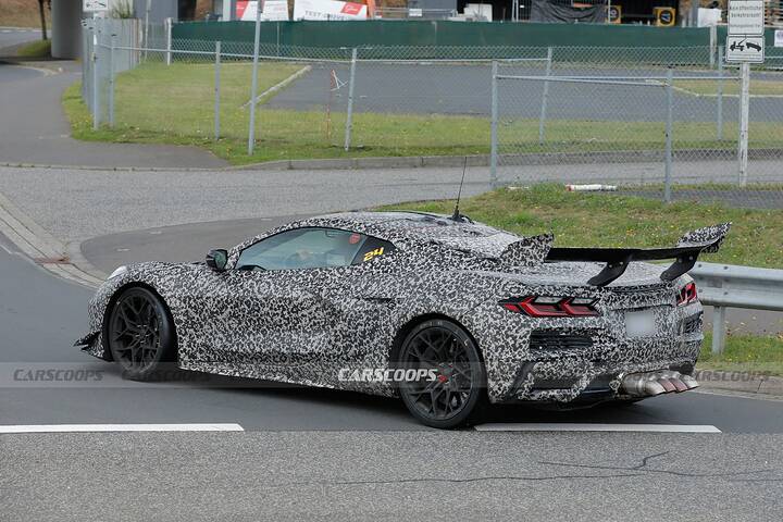 Chevrolet-Corvette-Z06-13
