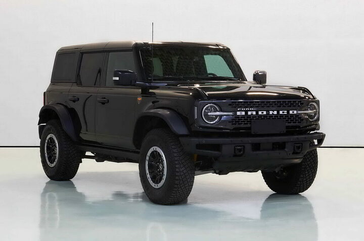 https___www.carscoops.com_wp-content_uploads_2023_09_Ford-Bronco-Chinese-Spec-7-1024x680