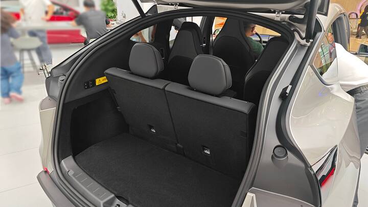 Tesla Model Y L six-seater_imgi_46_e59bbee78987-228-e1755676446559-1536x865