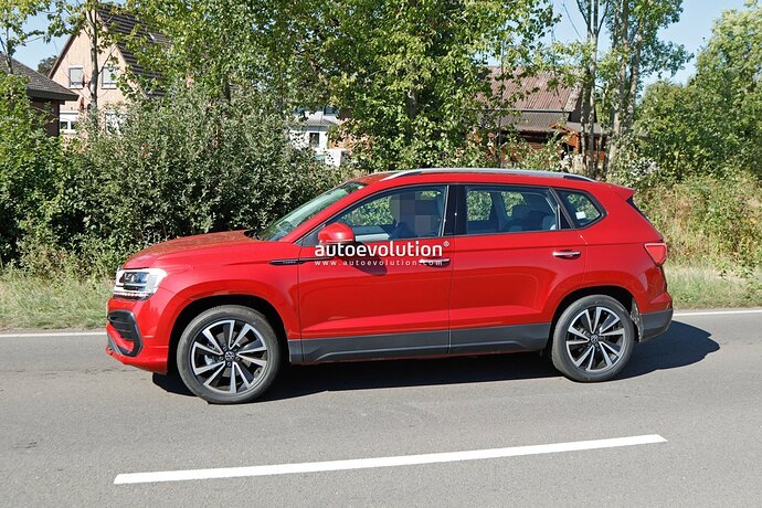 volkswagen-taos-facelift-spied-in-germany-with-subtle-changes-for-the-2023-model-year_3
