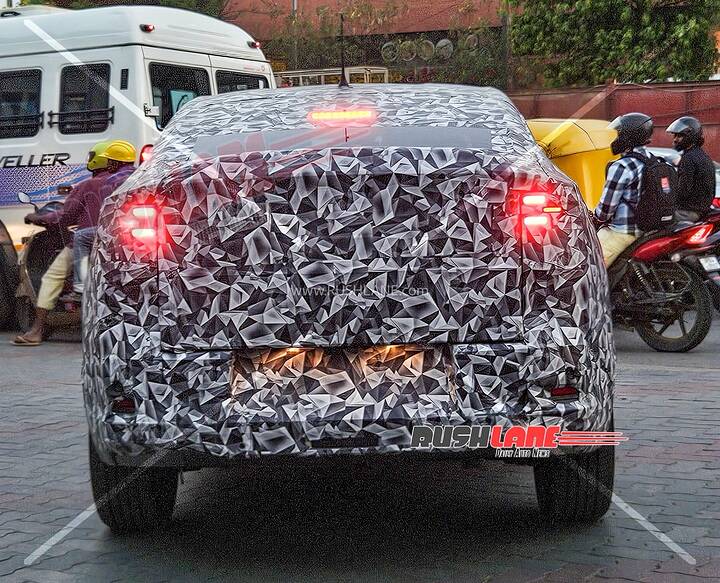 New-Fiat-F2X-Fastback-SUV-Spied-In-India--newcarscoops-