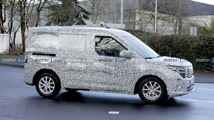 ford-transit-courier-first-spy-photo (6)