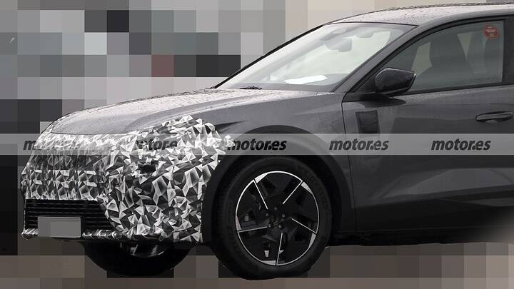 peugeot-408-facelift-2027-fotos-espia-2025110429-1759924006_1