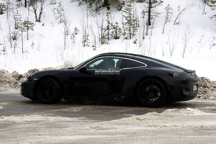 2026-porsche-718-cayman-electric-spied-will-replace-internal-combustion-718-cayman_17