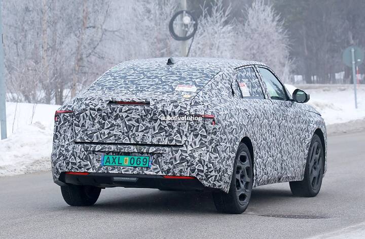 next-ds-flagship-spied-with-sloping-roofline-stla-medium-based-model-is-100-electric_10