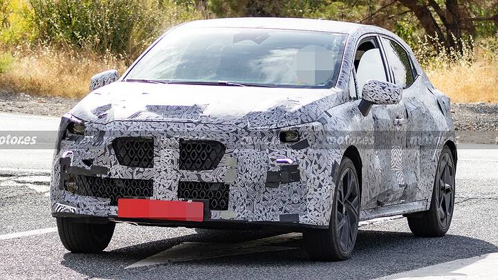 El nuevo Clio híbrido de 160 CV se queda corto, se descubre el secreto de Renault que apunta a las siglas RS 2